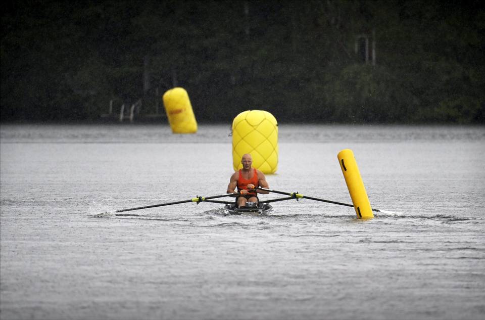 Rannikkosoutaja Joel Naukkarisen MM-kisat päättyivät pudotuspelien avauskierrokselle olympialajissa Naukkarisen MM-kisat päättyivät pudotuspelien avauskierrokselle 1