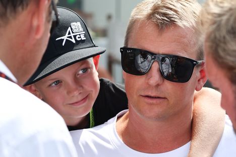 Robin Räikkönen puhuu videolla – fanit hämmästelevät eroa isä-Kimiin 1