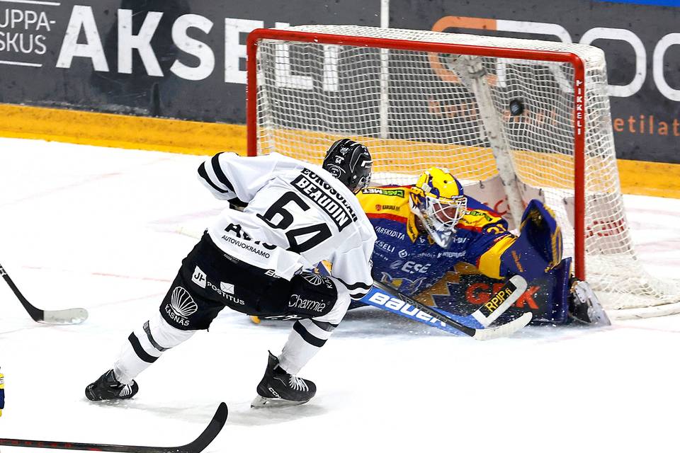 Saksan DEL:ssä historiallinen ottelu – entiset Liiga-tähdet tekivät viisi tehopistettä Saksan DEL:ssä historiallinen ottelu – entiset Liiga-tähdet tekivät viisi tehopistettä 1