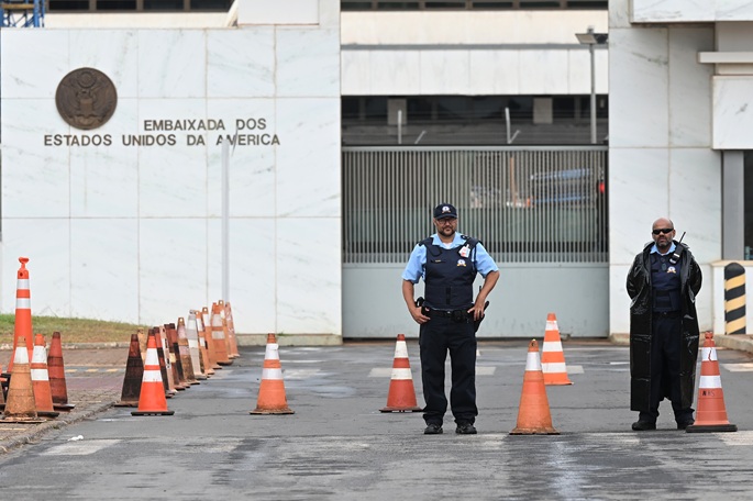 Yhdysvaltain ja Australian suurlähetystöt Brasiliassa keskeyttävät toimintansa turvallisuusvarojen vuoksi 1