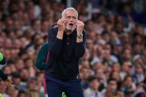 Real Madridin päävalmentaja Jose Mourinho jätti ottelun jälkeisen lehdistötilaisuuden väliin, eikä ole muutenkaan suostunut kommentoimaan Viniciuksen tekoa.