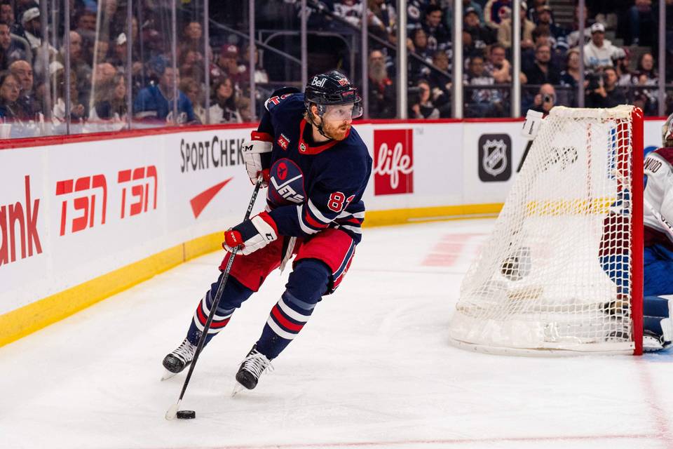 Winnipeg Jets nousi NHL:n Läntisen konferenssin kärkeen – kaatoi Coloradon viimeisellä minuutilla 1