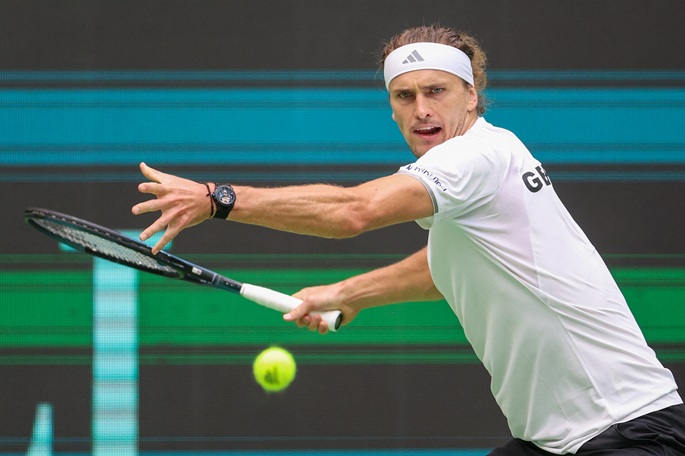 Zverev to become men's world number 1 in tennis for 1st time Zverev nousee miesten tennismaailman ykköseksi ensimmäistä kertaa 1